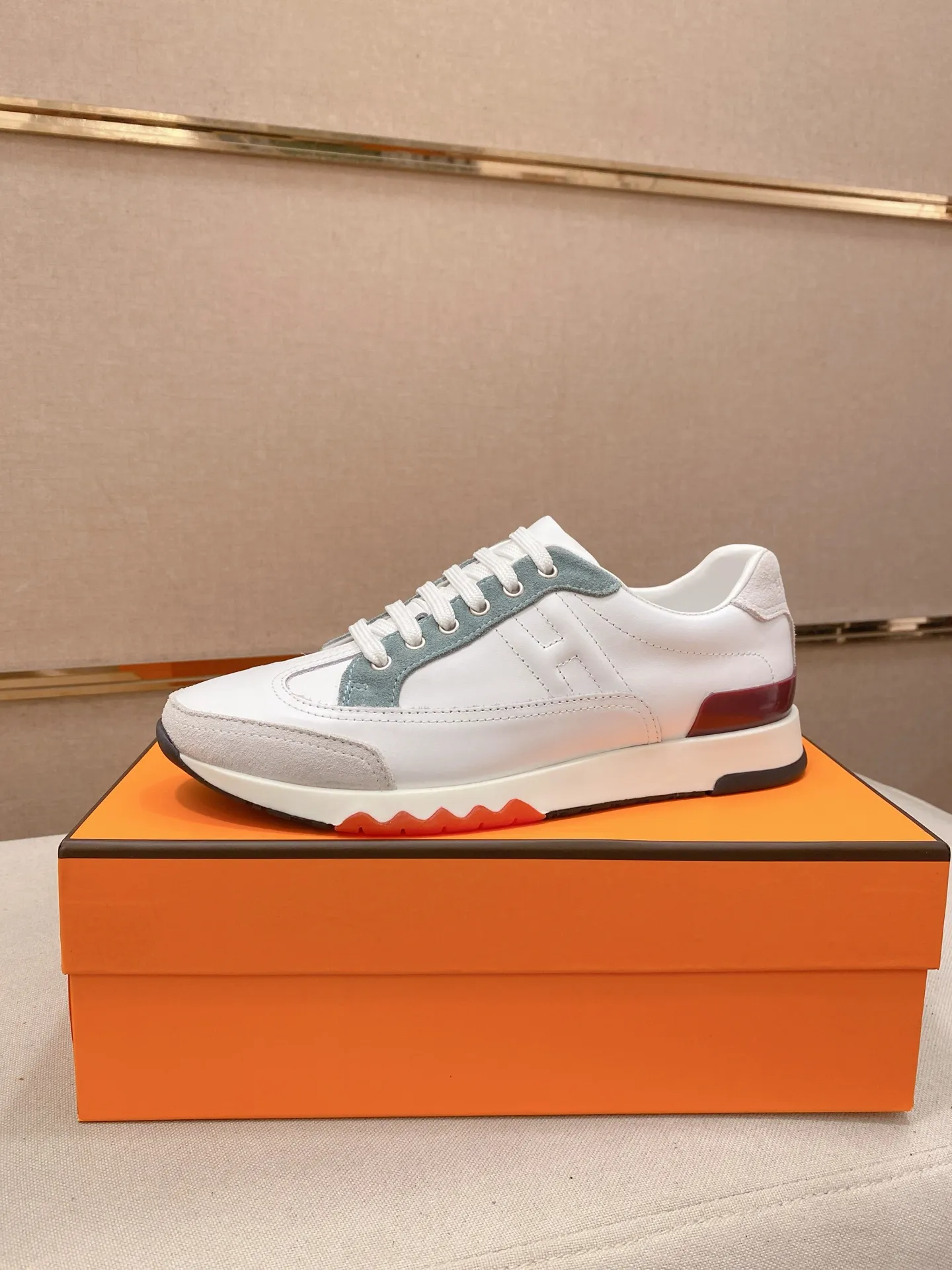 Ex-factory price: 500💰《HERMES》【Classic original single version】Hermès; top 🔝purchasing agent🔍🔍men's latest 🇺🇸sold simultaneously, original imported from Italy ▲▲first-layer cowhide ▲▲ (high-end, nobility and class) ) Exquisite workmanship (Italian 🇮🇹 imported water-dyed 🐂 cowhide lining) sole: original sole provided by the original factory, ⚠️exclusive double-layer activity·TPR·rubber·combined molded outsole; super comfortable·wear-resistant·non-slip·environmental protection The real thing is more beautiful when photographed in kind (high quality, following orders), you can come in and out at will * Number of yards: 38·39·40·41·42·43·44# (can be customized 45.)